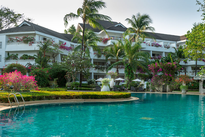 Thavorn Palm Beach Resort – тропический отель на пляже Карон, Пхукет