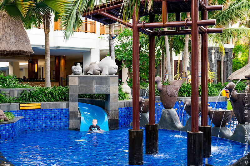 Holiday Inn Resort Bali Benoa – номера с выходом в лагуну-бассейн, Нуса Дуа, Бали