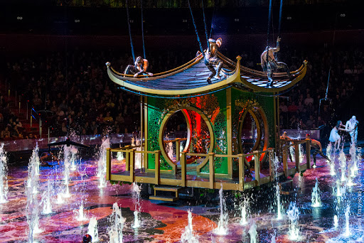 Дом Танцующей Воды – шоу от создателей Цирка дю Солей, ради которого стоит ехать в Макао
